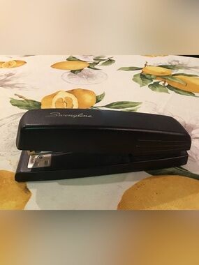 Swingline Black Desktop Stapler